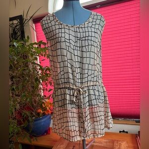 Graphic print sheer blouse M